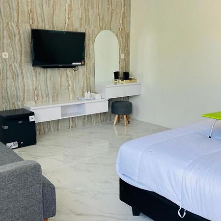 Urbanview Hotel Nimara Ngawi By Reddoorz Exterior photo